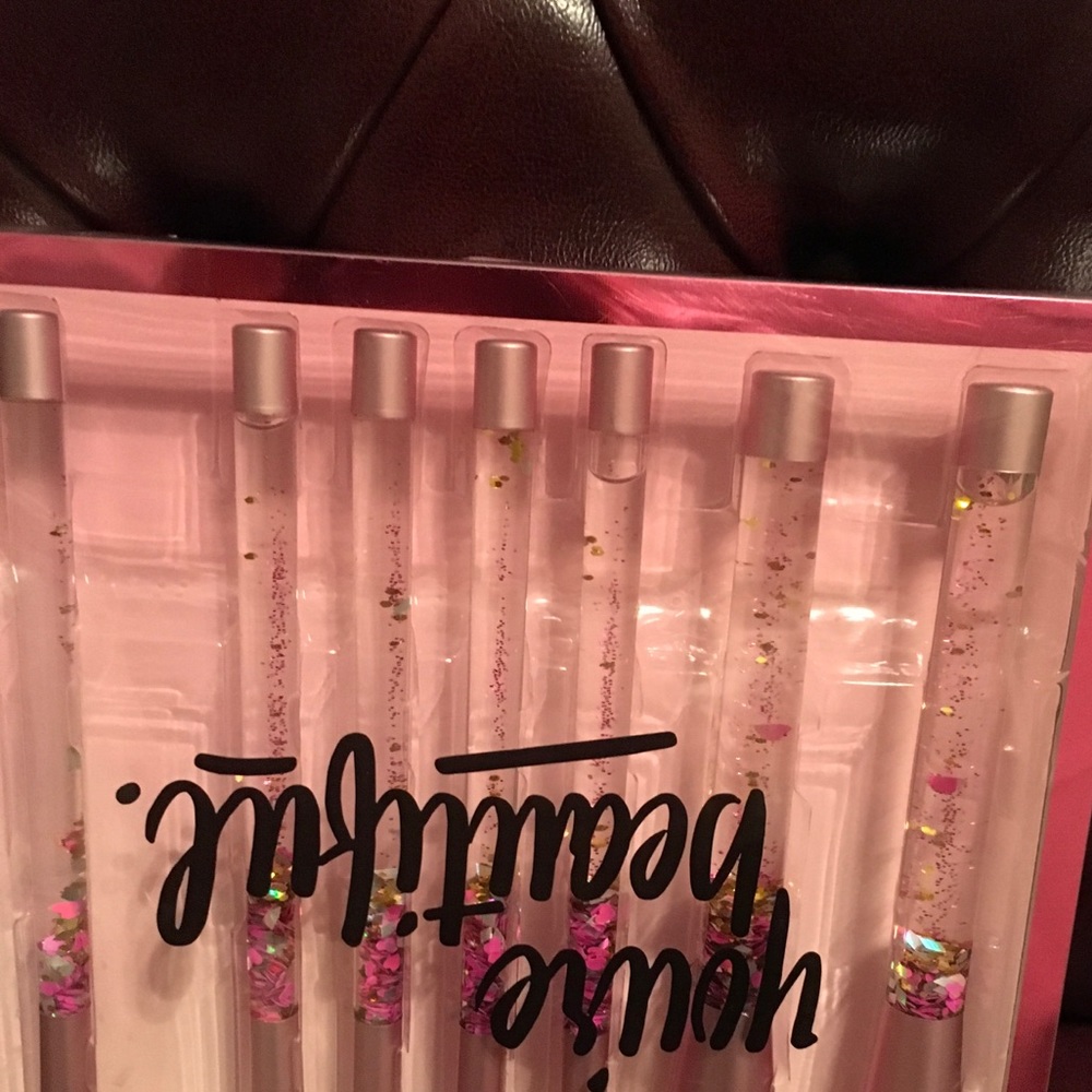 Makeup Brushes Set. - Picture 2 of 3